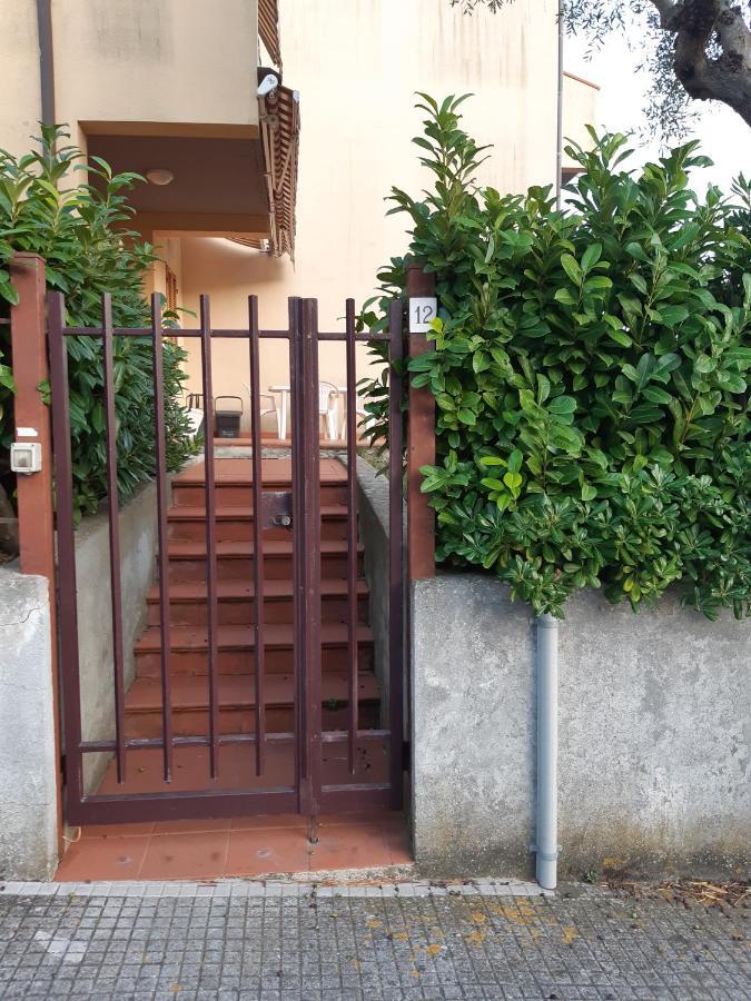 Sirolo, Via Buenos Aires, Quadrilocale Con 2 Bagni, Giardino Apartman Kültér fotó